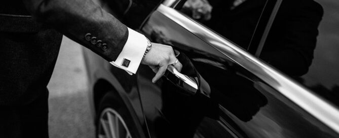 Executive Chauffeur in Chicago & Suburbs