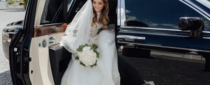 Luxurious Wedding Limousine Service in Chicago