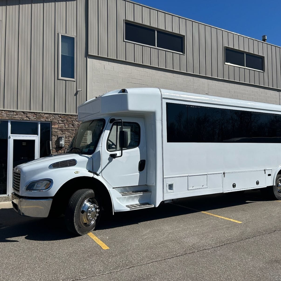Chicago Trolley for Rent and Tourism