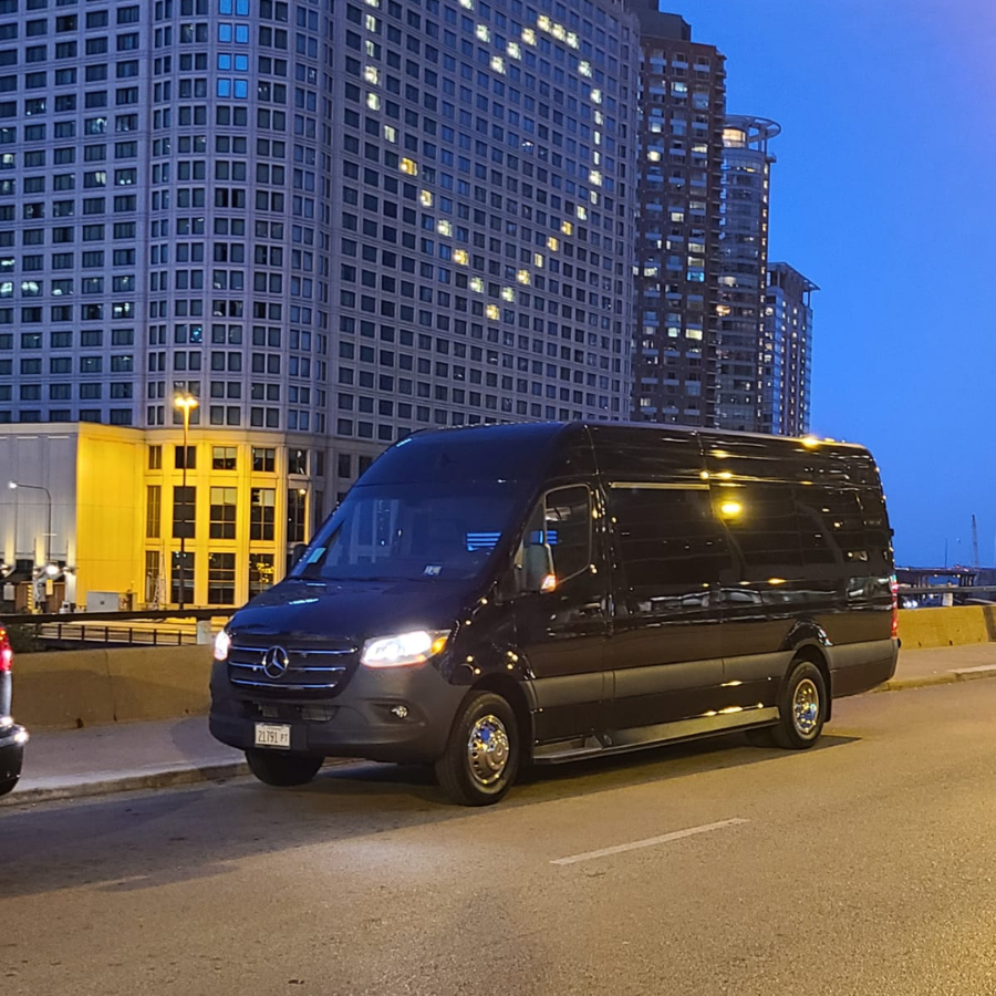 Chicago Trolley for Rent and Tourism